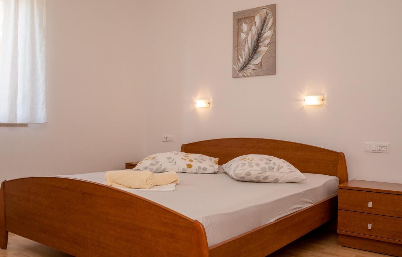 Apartments Silvana In Kampor Εξωτερικό φωτογραφία