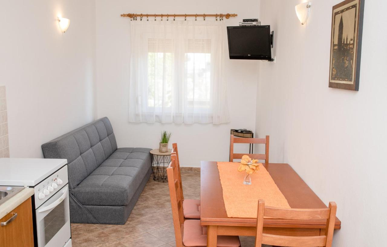 Apartments Silvana In Kampor Εξωτερικό φωτογραφία