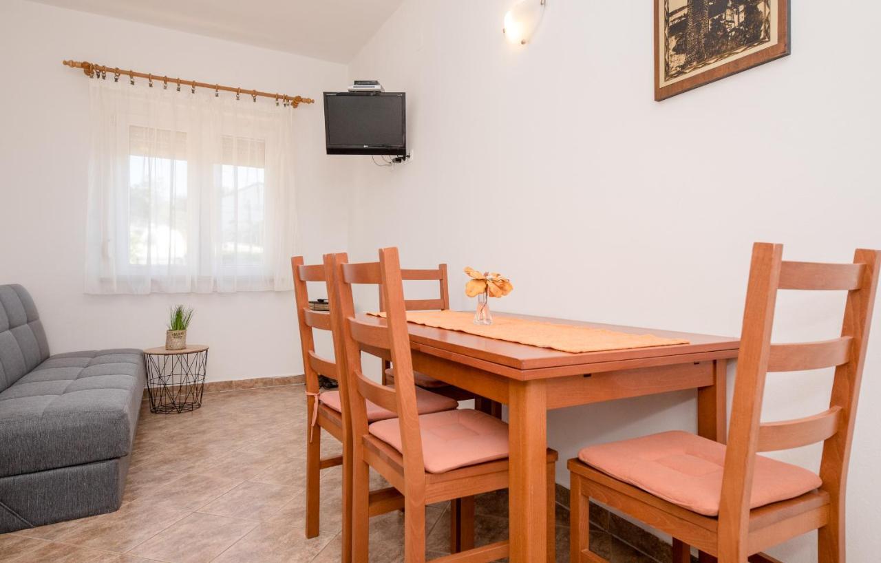 Apartments Silvana In Kampor Εξωτερικό φωτογραφία
