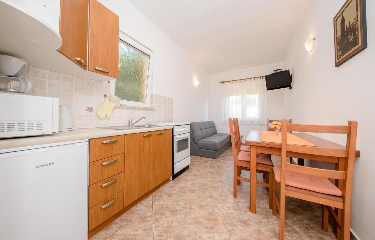 Apartments Silvana In Kampor Εξωτερικό φωτογραφία