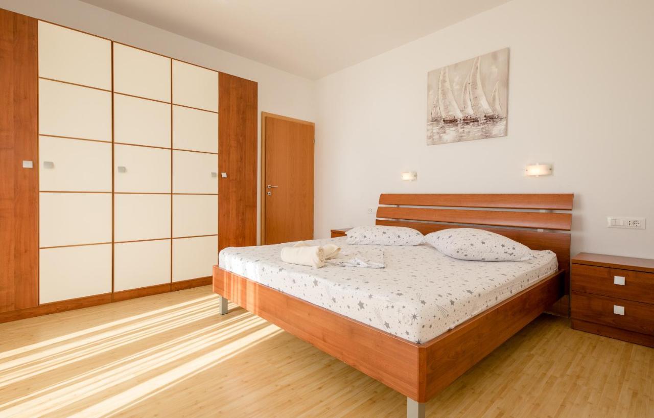 Apartments Silvana In Kampor Εξωτερικό φωτογραφία